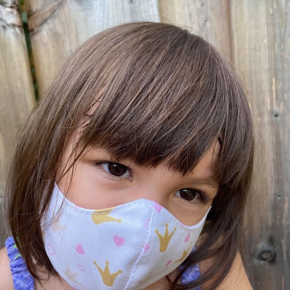 QUALITY BREATHABLE KIDS MASK - PRINCESS CROWNS - Picture 5 of 5